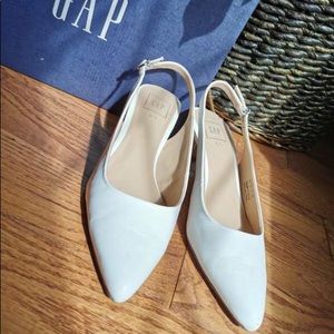 Used-Gap white shoe heel, in great condition :)